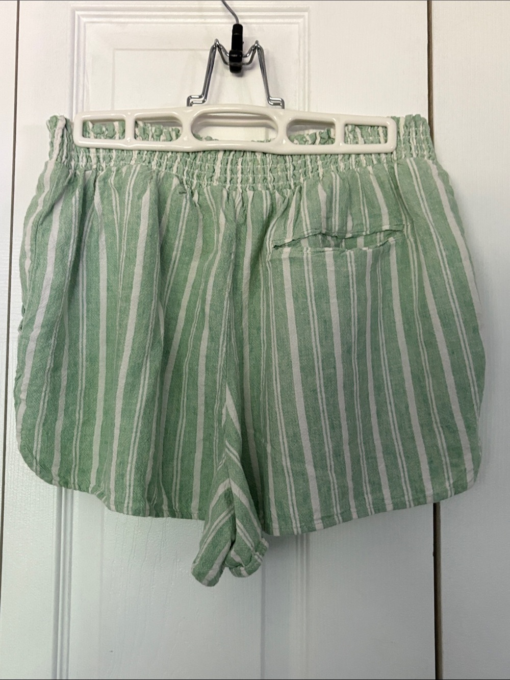 Uncharted Threads Green and White Striped Button-Up Top and matching shorts Med. - Picture 7 of 12